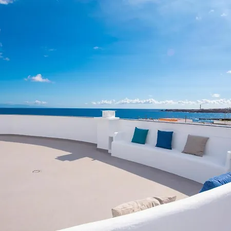 Сasa de vacaciones Modern Design House With Roof Terrace