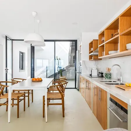 Modern Design House With Roof Terrace *