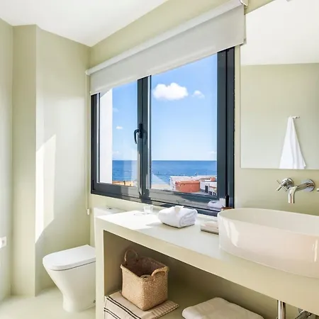 Сasa de vacaciones Modern Design House With Roof Terrace