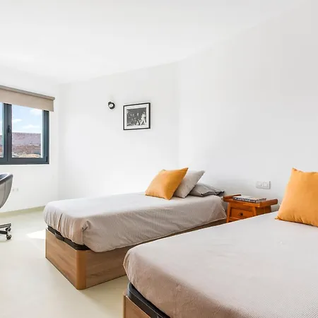 Modern Design House With Roof Terrace Сasa de vacaciones