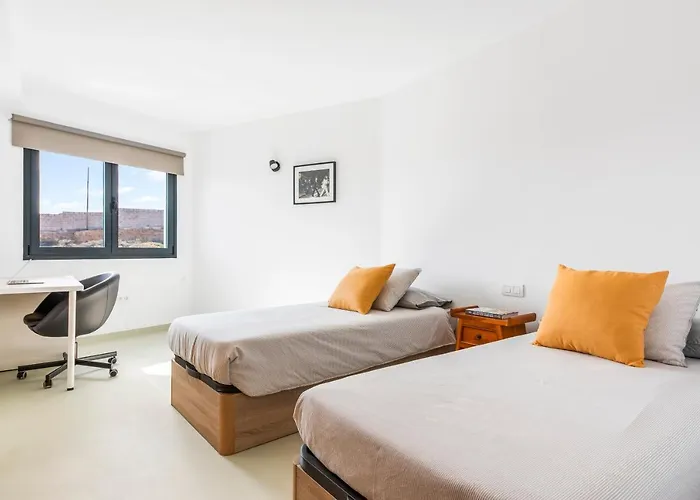 Modern Design House With Roof Terrace Casa de Férias