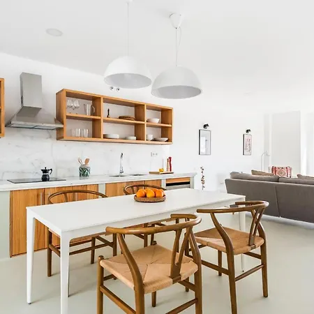 Prázdninový dům Modern Design House With Roof Terrace