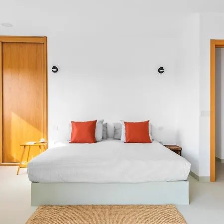 Modern Design House With Roof Terrace Prázdninový dům *