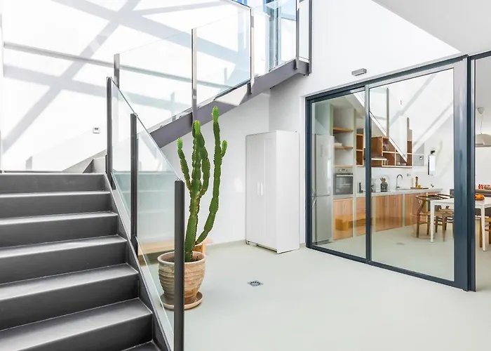 بيت للعطل Modern Design House With Roof Terrace بوريس دي أبونا