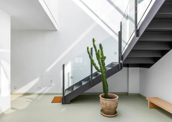 Modern Design House With Roof Terrace بيت للعطل