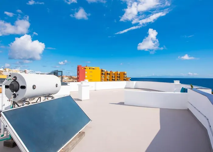 بيت للعطل Modern Design House With Roof Terrace بوريس دي أبونا